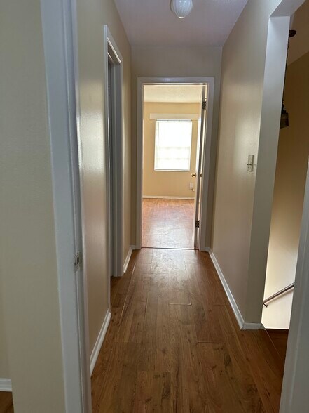 Building Photo - 10035 N 53rd St