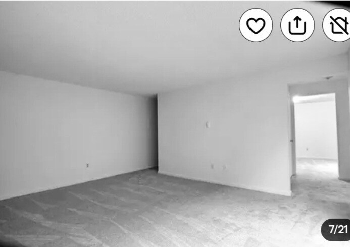 Building Photo - 3425 S 176th St