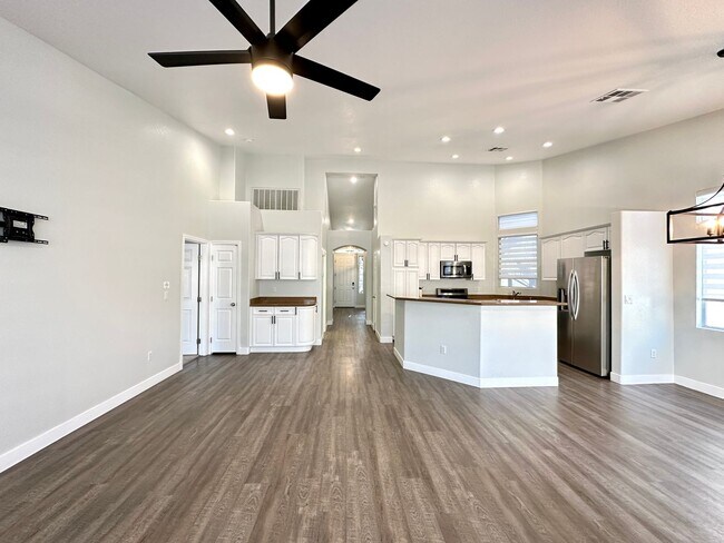 Building Photo - Aurora 4-By Pinnacle Homes