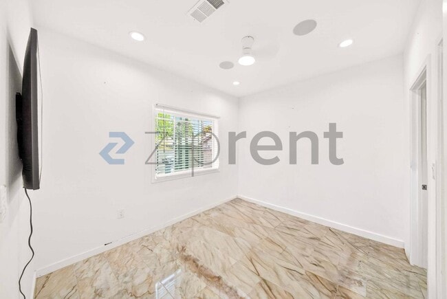 Building Photo - 17426 Elkwood St