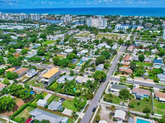 Building Photo - 201 SE 7th St