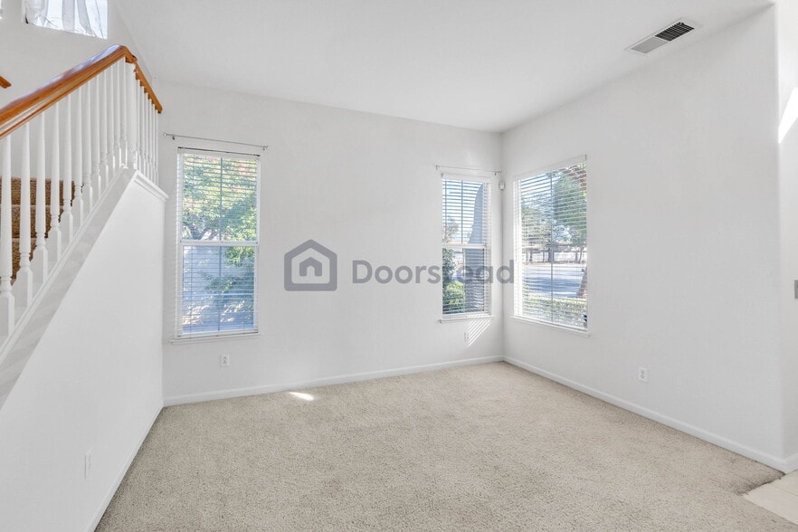 Building Photo - 2955 Vineyard Park Dr