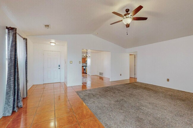 Building Photo - NORTH WEST 3/BD 2/BA 2/CG House