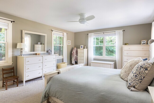 Building Photo - 160 Allen Ave