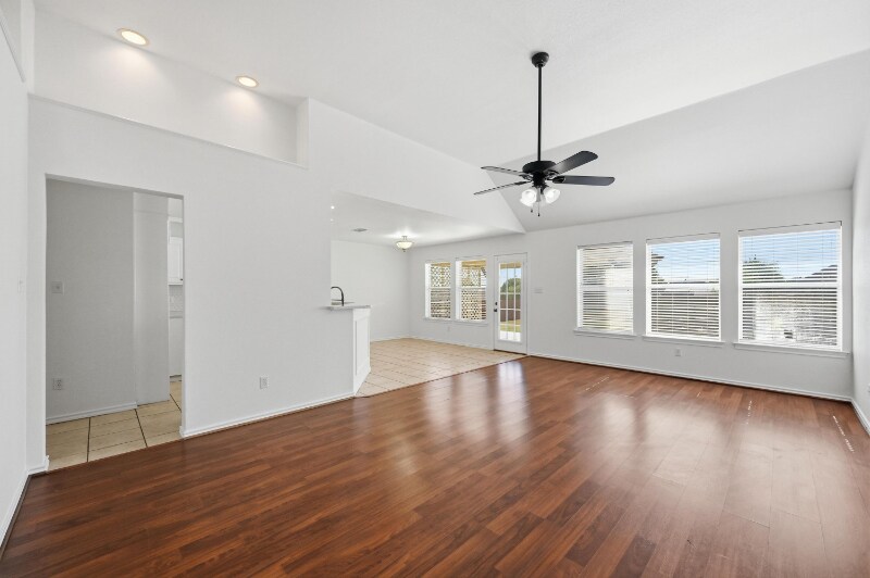 Building Photo - 1303 Cochise Trail