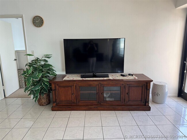 Building Photo - 3800 Galt Ocean Dr