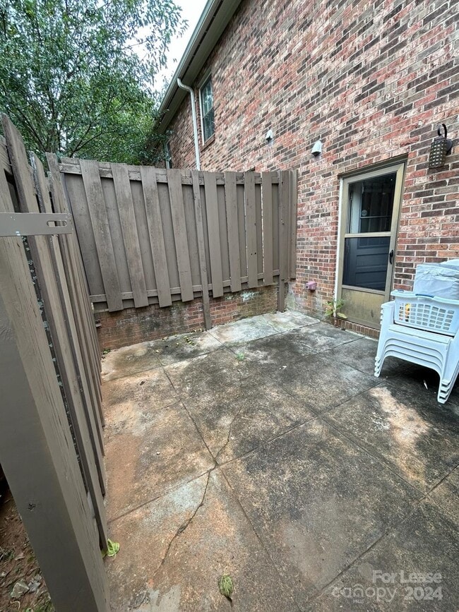 Building Photo - 6420 Old Pineville Rd