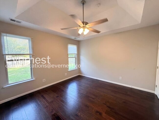 Building Photo - 3-Bed/2-Bath Home with Fenced Yard/Available Now!