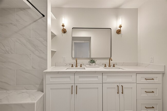 Building Photo - 5056 Glenmont Dr