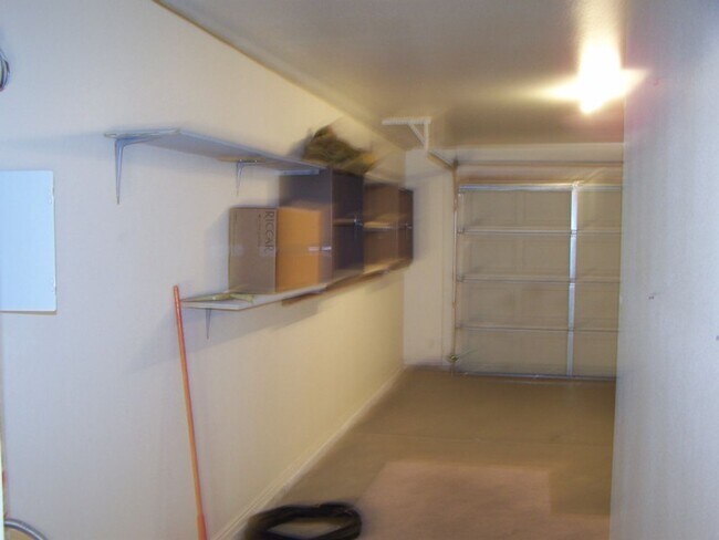 Building Photo - Cozy 2 Bed 2 Bath