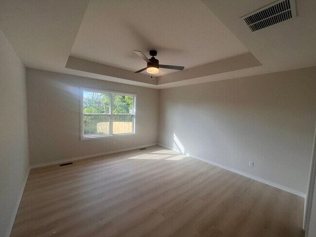 Building Photo - Beautiful, brand-new, 3-bedroom, 2-bath home in Nixa with a 3-car garage.