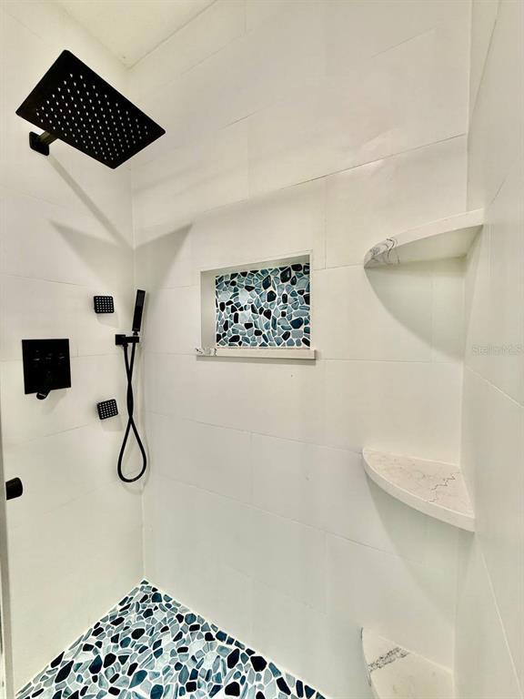 Building Photo - 505 S Tampania Ave