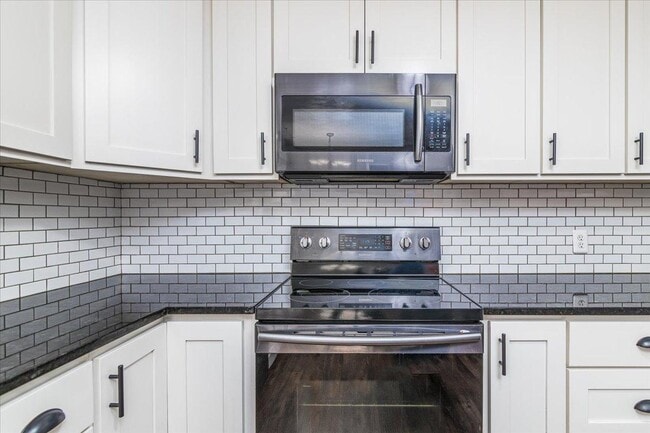 Building Photo - 5708 Bridlewood Dr