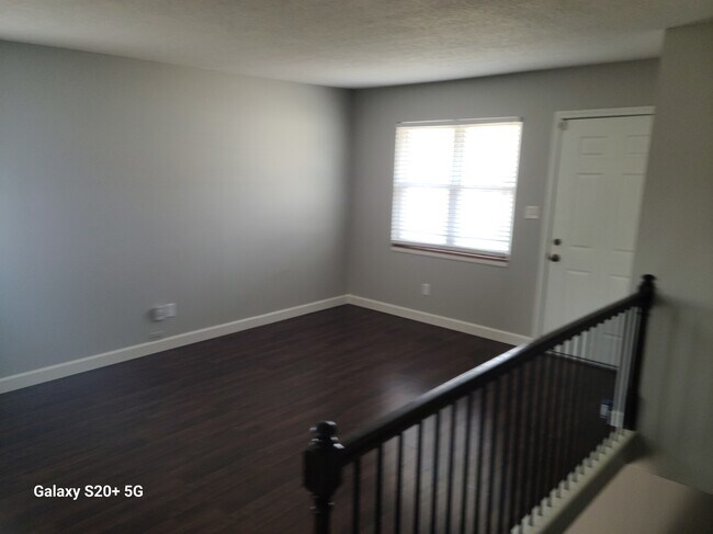 Building Photo - 7131 NW Country Club Ln