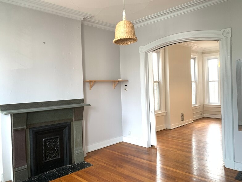 Bedroom door open - 22 Lyon St