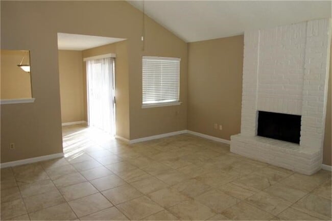 Building Photo - 4802 Maurita Dr