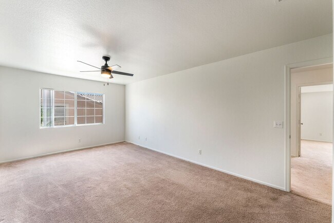 Building Photo - Northwest Townhome