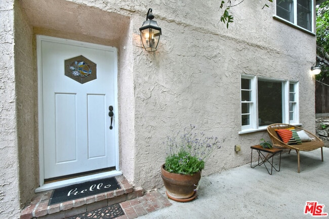 Building Photo - 14017 Valley Vista Blvd