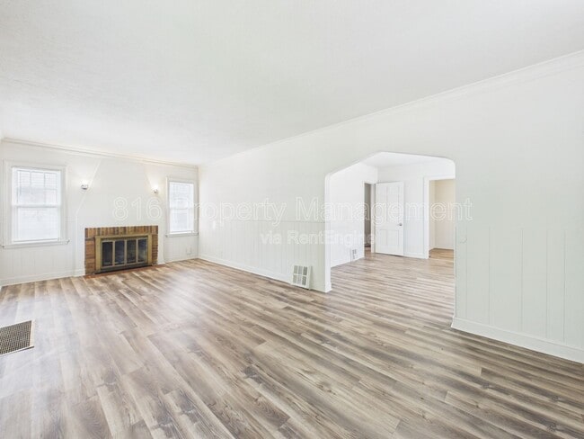 Building Photo - 5100 Brooklyn Ave