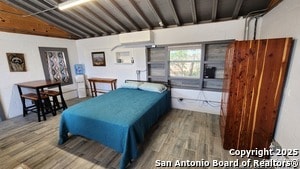 Building Photo - 560 Mountain Dr