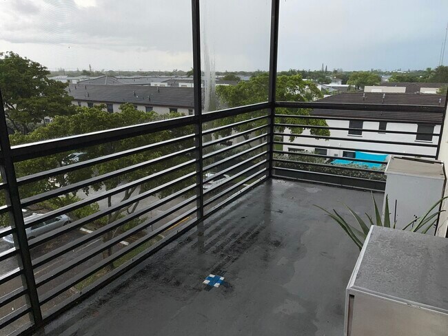 Building Photo - 20840 San Simeon Way