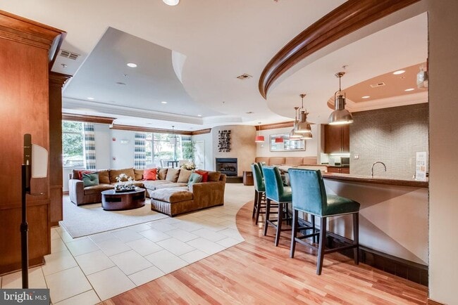 Building Photo - 12000 Market St