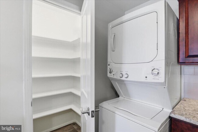 Building Photo - 8340 Greensboro Dr