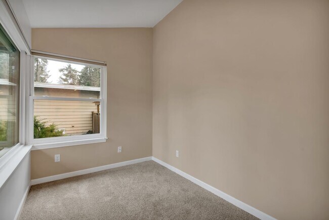 Building Photo - Beautifully Renovated Home in the Heart of Normandy Park