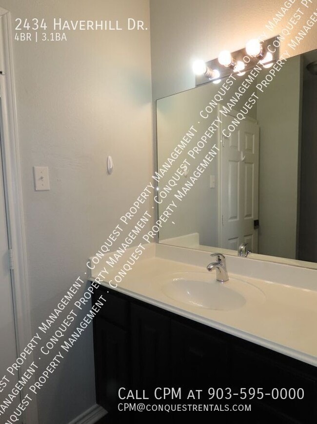 Building Photo - 2434 Haverhill Dr