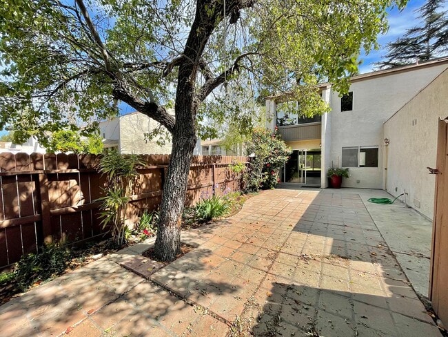 Building Photo - Ventura | Todd Ranch Townhome | 3 Bedroom + 2 Bathroom