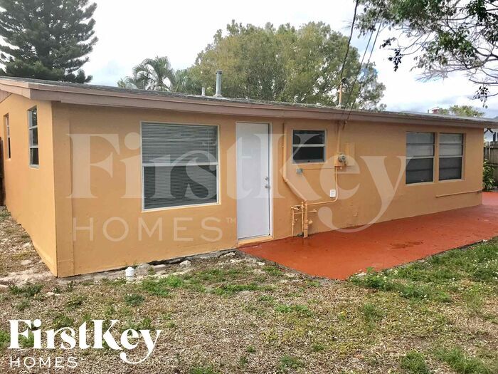 Primary Photo - 4130 NW 12th Ave