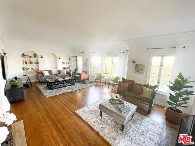 Primary Photo - 601 Sweetzer Ave