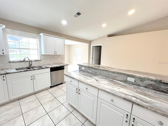 Building Photo - 142 Rolling Sands Dr