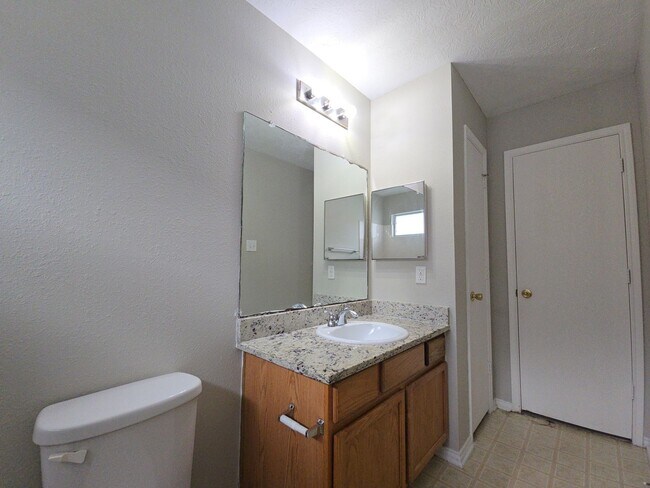 Building Photo - 21802 Westfield Ridge Dr