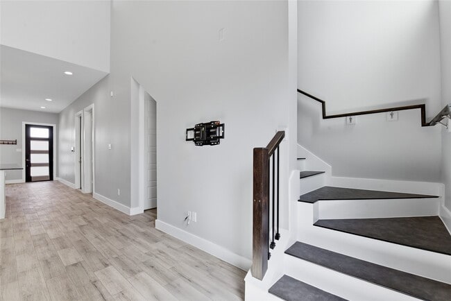 Building Photo - 1709 Cedrocanna Ln