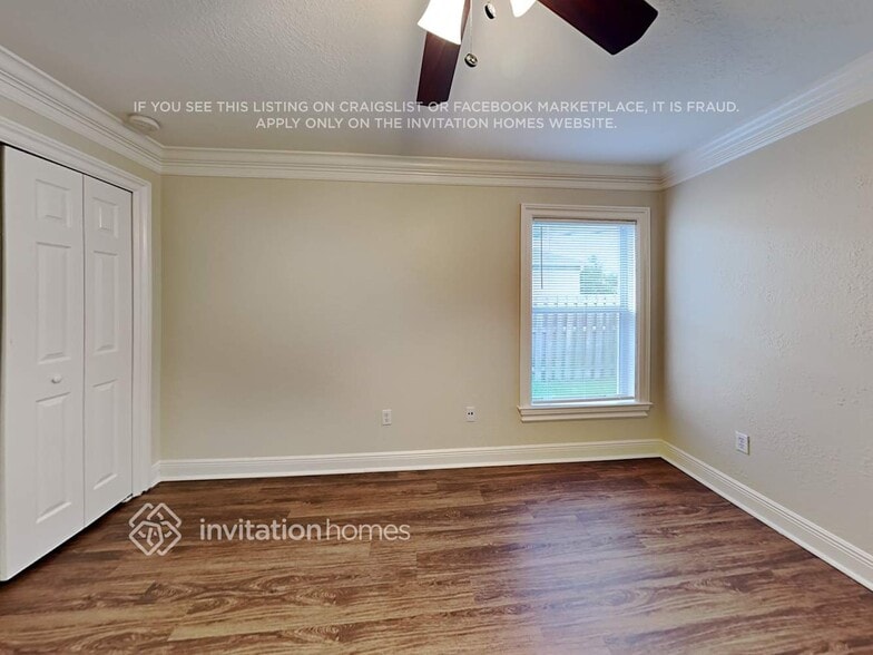 Building Photo - 1772 SW Lofgren Ave