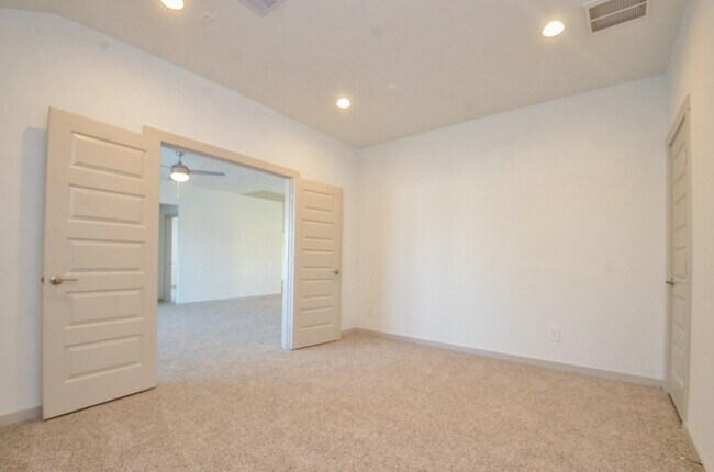 Building Photo - 29203 Pikes Peak Dr