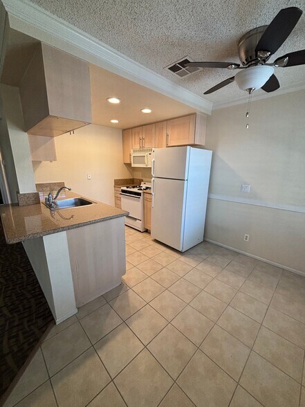 Building Photo - 82954 Stewart Dr