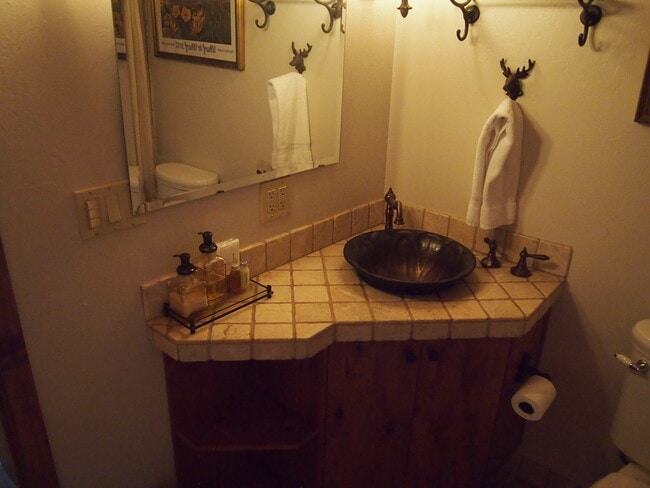 Building Photo - 2 Bedroom 2 bath, Hillside Whitefish Lake Condo