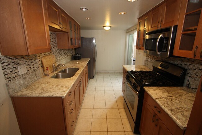 Building Photo - 2925 Wellesley Ct