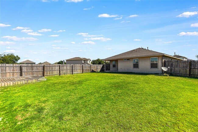 Building Photo - 811 Encinita Dr