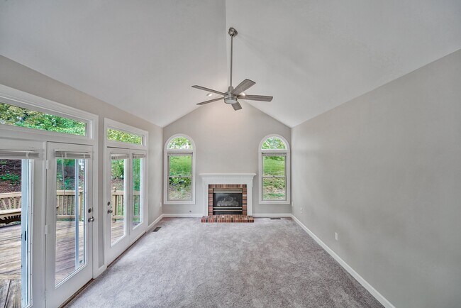 Building Photo - 4287 Exeter Dr