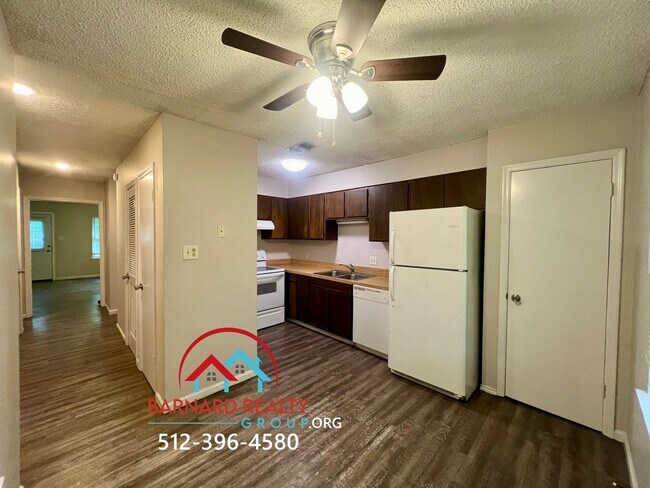 Building Photo - 106 Whitetail Dr