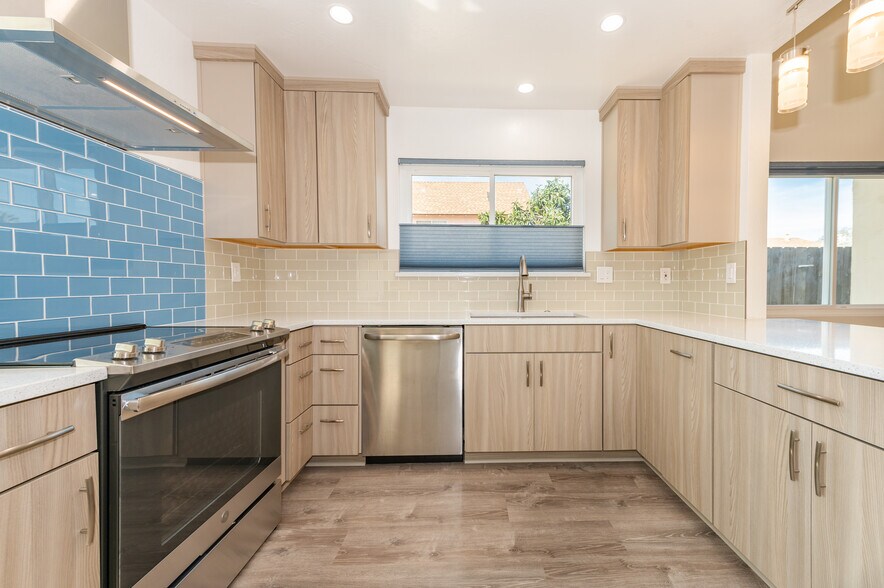 Kitchen - 10913 Draco Rd