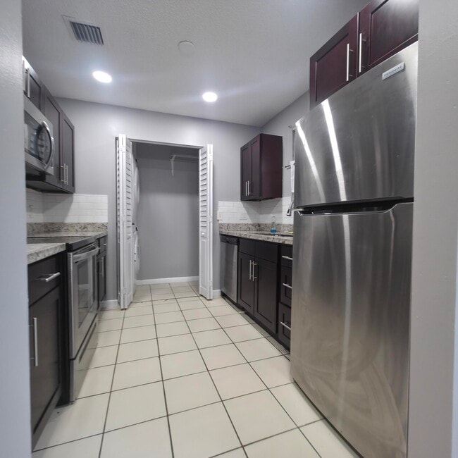 Building Photo - 11441 NW 41st St