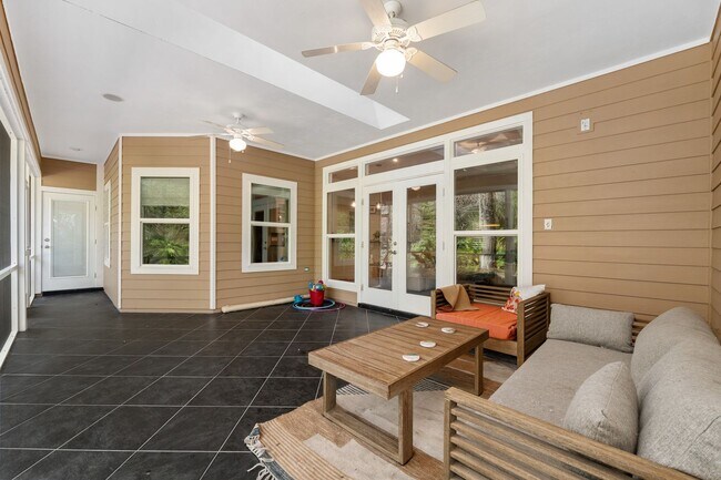 Building Photo - 3773 SW 21st Dr