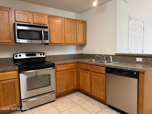 Building Photo - 2384 Golden Lake Loop