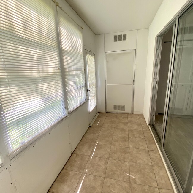 Building Photo - 286 Tilford N