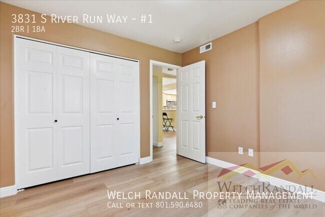 Building Photo - 3831 S River Run Wy