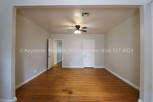 Building Photo - 3322 E 23rd St